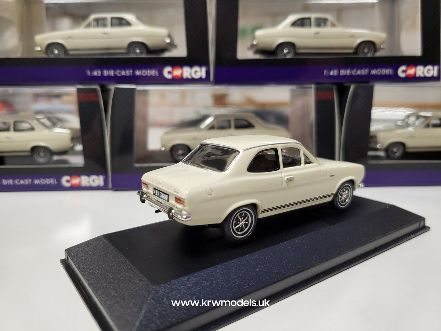 1/43 - Ford Escort MkI Twin Cam Ermine White (Ford Press Car) - VA09532