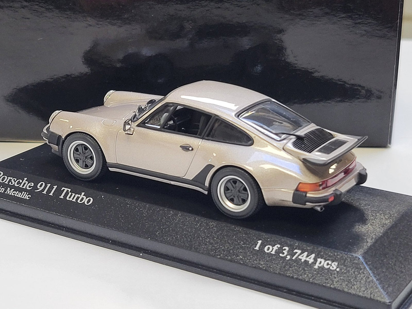 MINICHAMPS 1/43 Porsche 911 turbo 1977 grey metallic 430069008