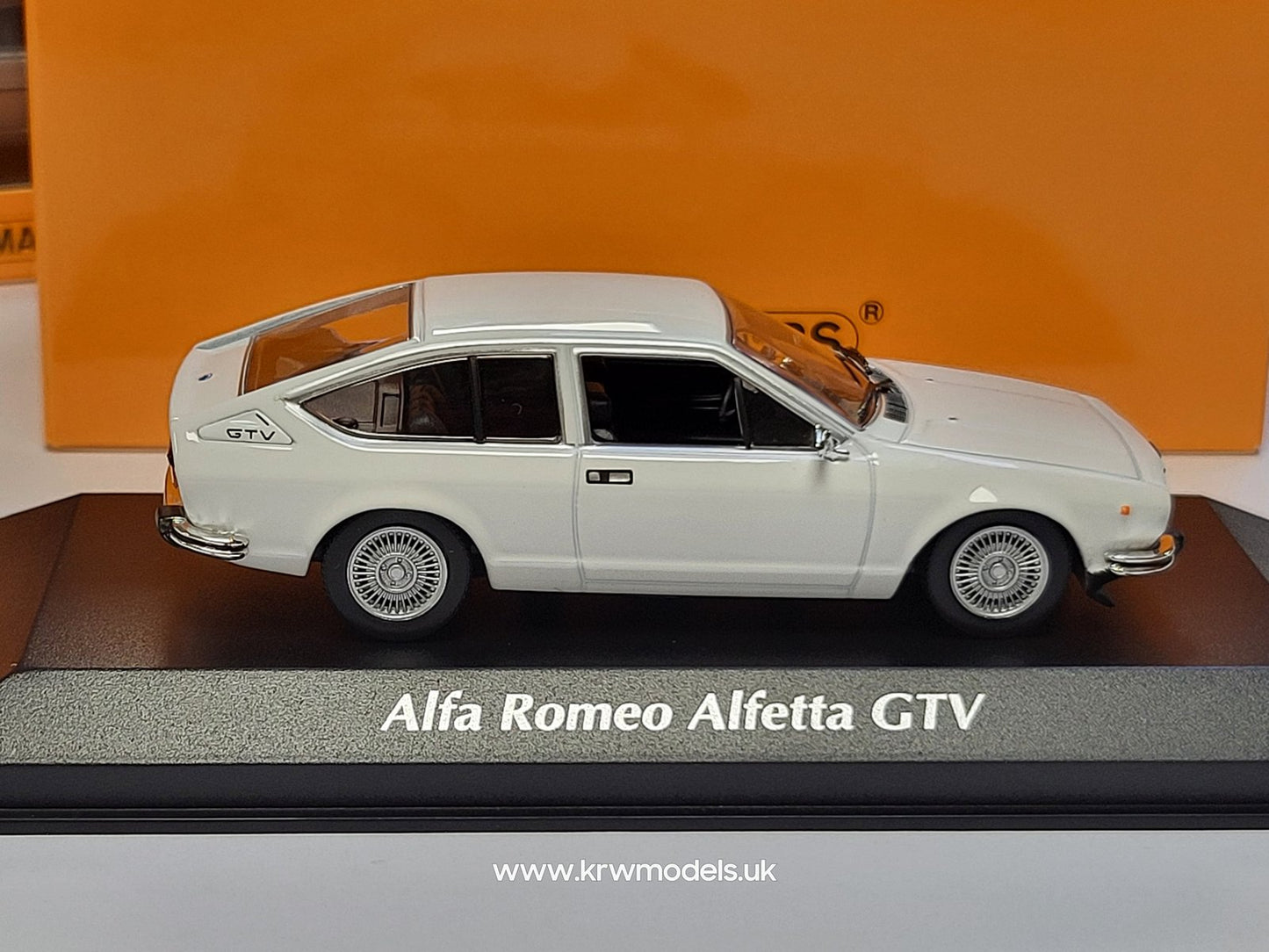 1/43 1976 Alfa Romeo Alfetta GTV, white - 940120121