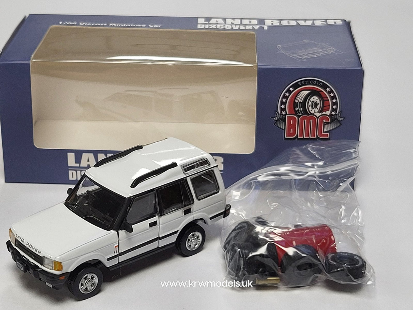 1/64 1998 Land Rover Discovery 1 right hand drive, white - BM64B0192rhd