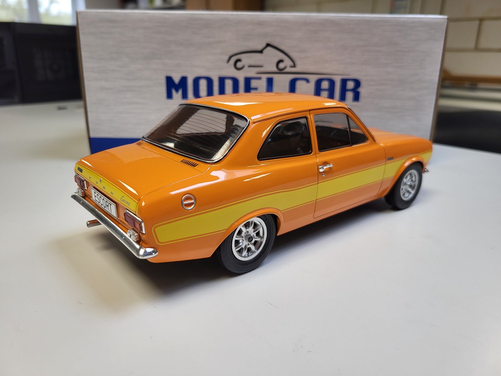 MCG 18253 - Ford Escort MK I RS 2000 Orange 1973 – KRW Models