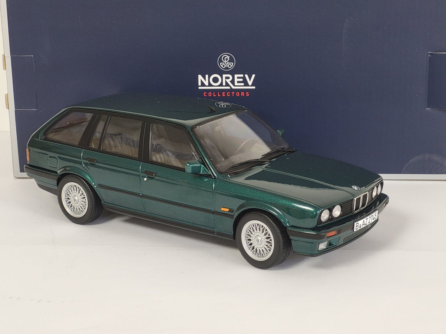 Norev 1/18 BMW 325i Touring 1990 Green Metallic 183219