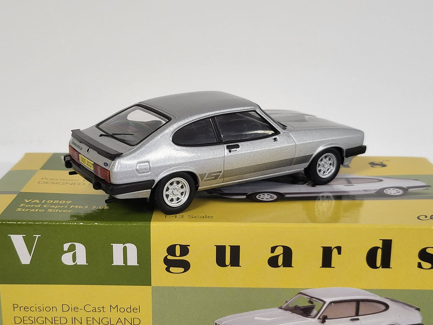 VA10809 Ford Capri 3.0s Strato Silver