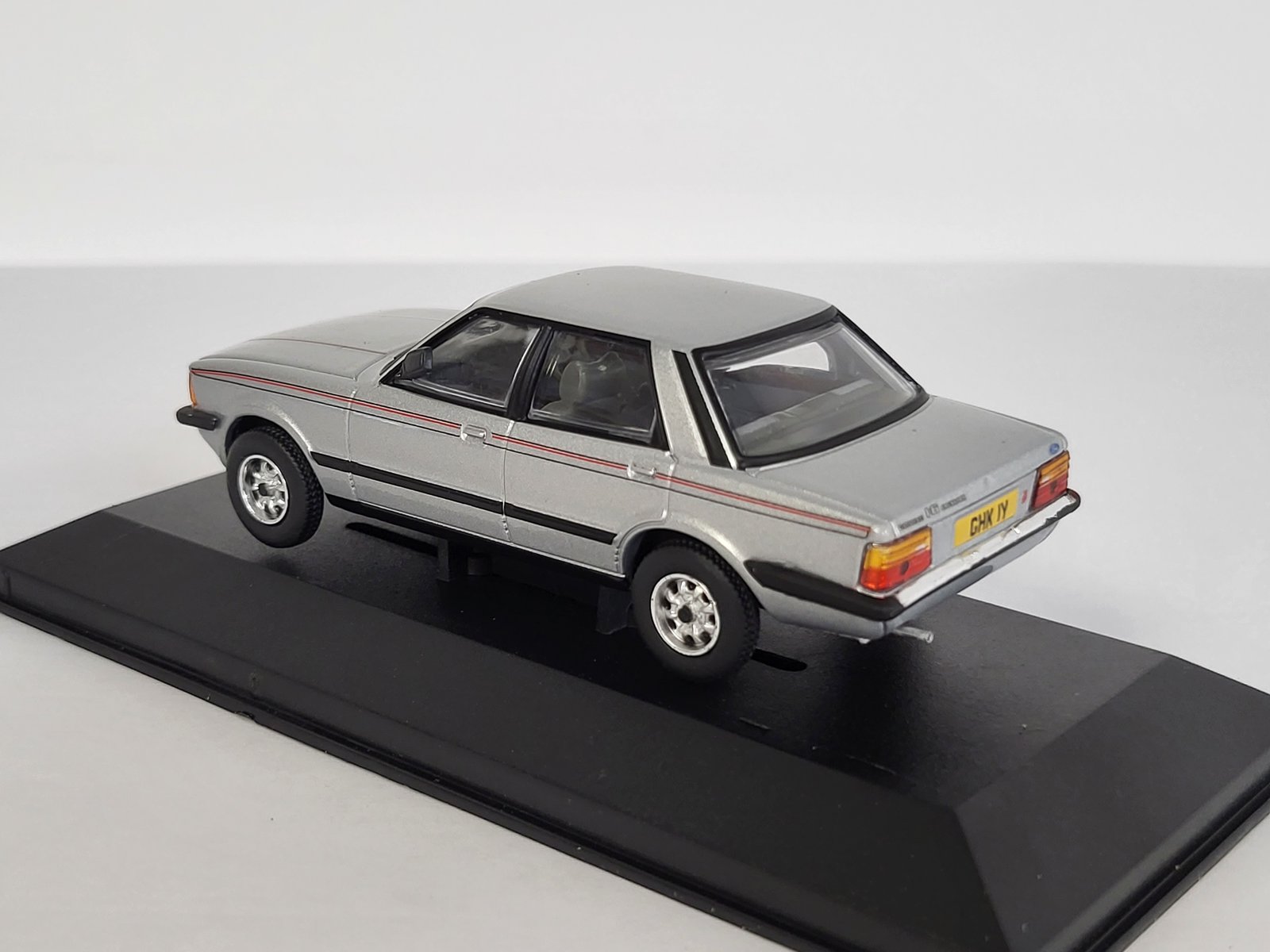 Diecast model cars Ford Cortina 1/43 Vanguards MK V 1.6 GL red foncé Diecast model cars Ford Cortina 1/43 Vanguards MK V 1.6 GL red foncé