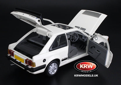 SUNSTAR 1/18 Ford Escort RS1600i 1984 Diamond White (RHD) H4997R