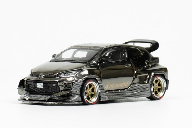 1/64 PANDEM GR YARIS DARK CHROME - PR640055