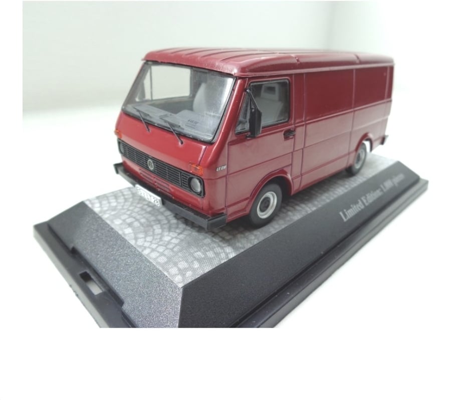 VOLKSWAGEN VW LT 28 red 1:43 Premium Classixxs 13301