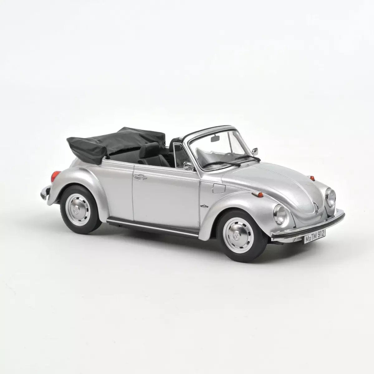 1/18 scale VOLKSWAGEN - BEETLE 1303 CABRIOLET 1973 - SILVER - 188530